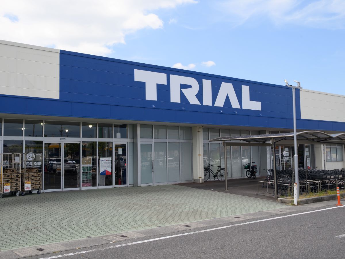 スーパートライアル玉垣店まで約450m（徒歩6分）　24時間営業の大型スーパー。食料品や酒類、住居関連用品などが揃い、お値段もかなりお値打ちにお買い物ができます。