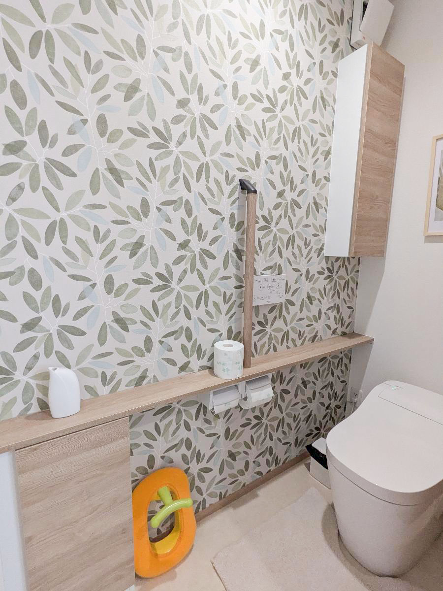ｉ－ｔｏｗｎ　中洲中金子 モデルハウス 区画番号No.C アクセントクロスが印象的な1階のトイレです。