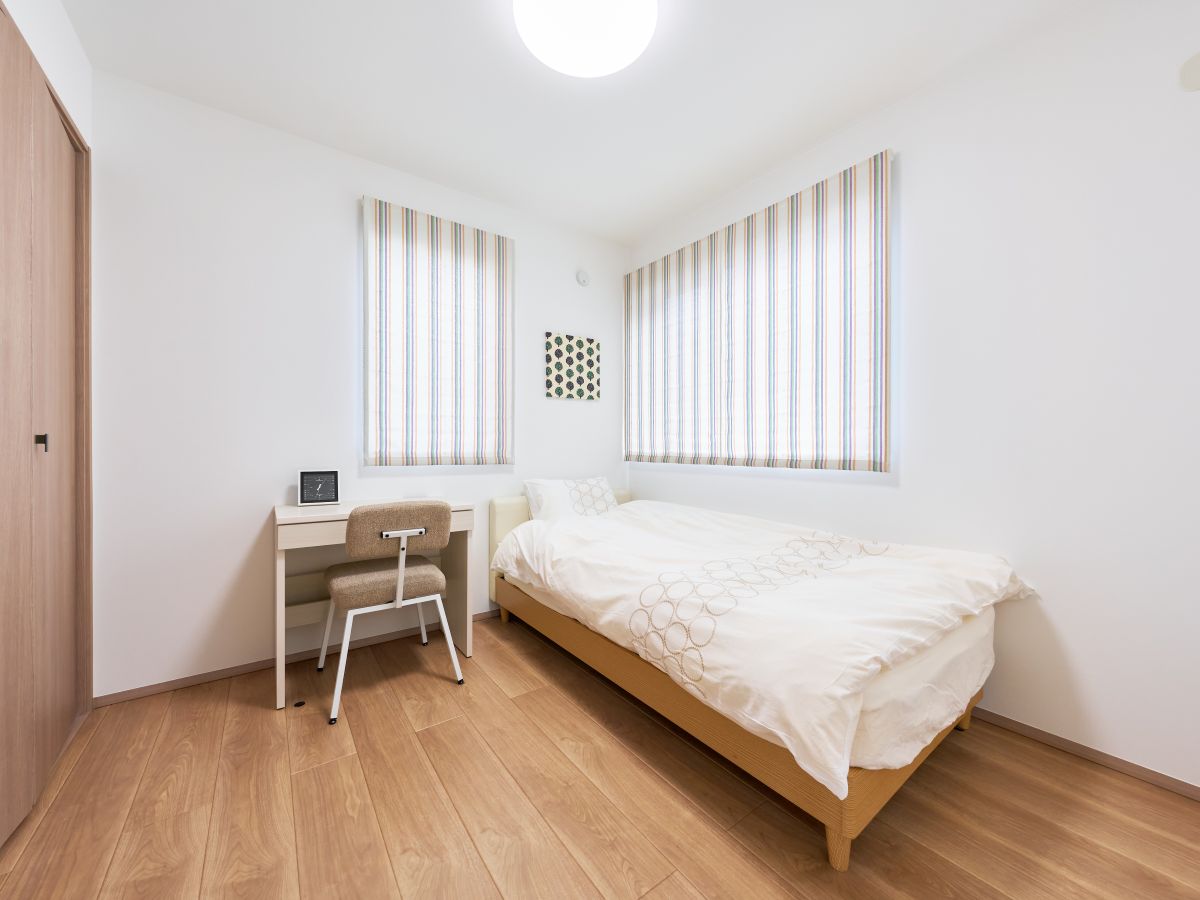 むさし野南分譲住宅 モデルハウス 区画番号No.1 ベッドと机を置いても余裕がありますね♪