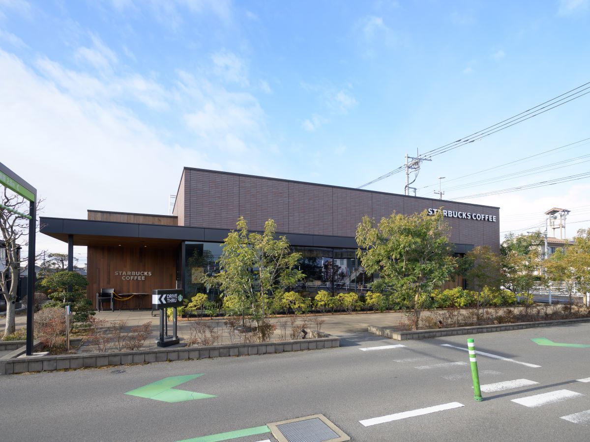 スターバックスコーヒー 西那須野店まで約1.3km～1.4km（車で約4分）　国道4号線沿いにあり、ドライブスルーもあるため利用しやすいです！
ドライブのおともにいかがですか？
