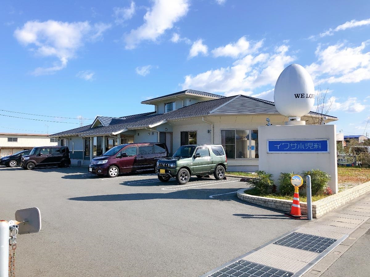 イワサ小児科まで約1.3km 【診療科目】小児科、【診察時間】9:00~12:00、16:00~18:00、【休診日】日曜、祝日、木曜午後、土曜午後