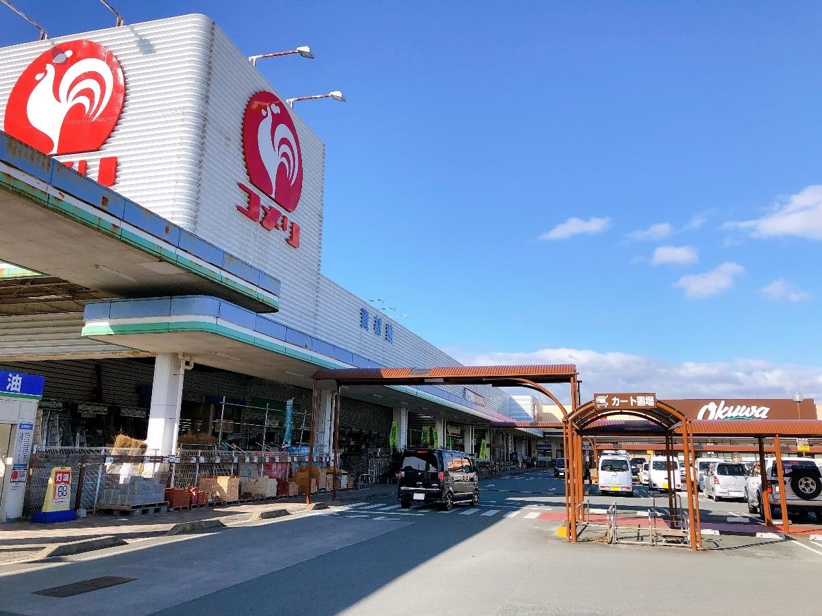 コメリハード＆グリーン松阪下村店まで約1.1km　【営業時間】9：00～20：00　日用品からDIYアイテムまでたくさんの商品があります。お買い物ついでにいろいろ買ってしまいそうですね！