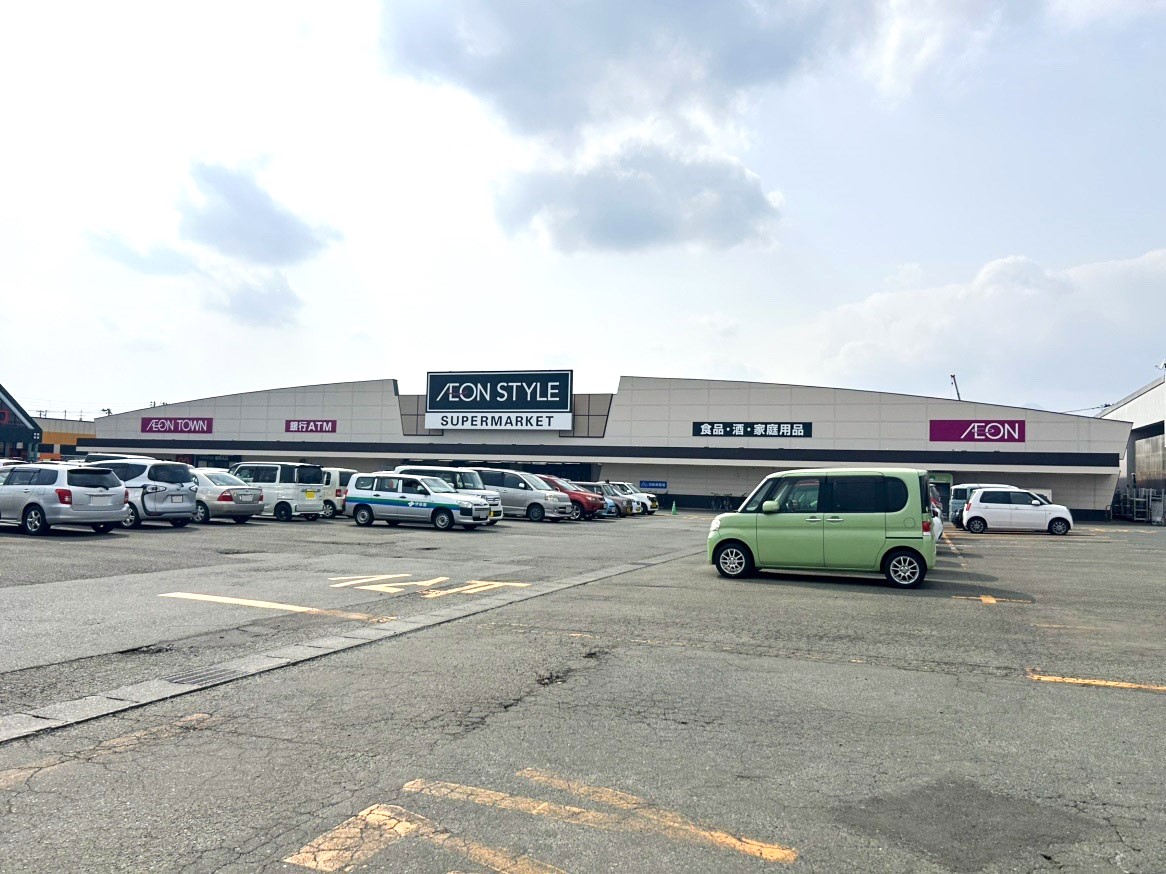 イオンスタイル矢巾まで約800m（徒歩10分）　矢巾ショッピングセンター内にあるスーパーです！7時～23時まで営業しています。