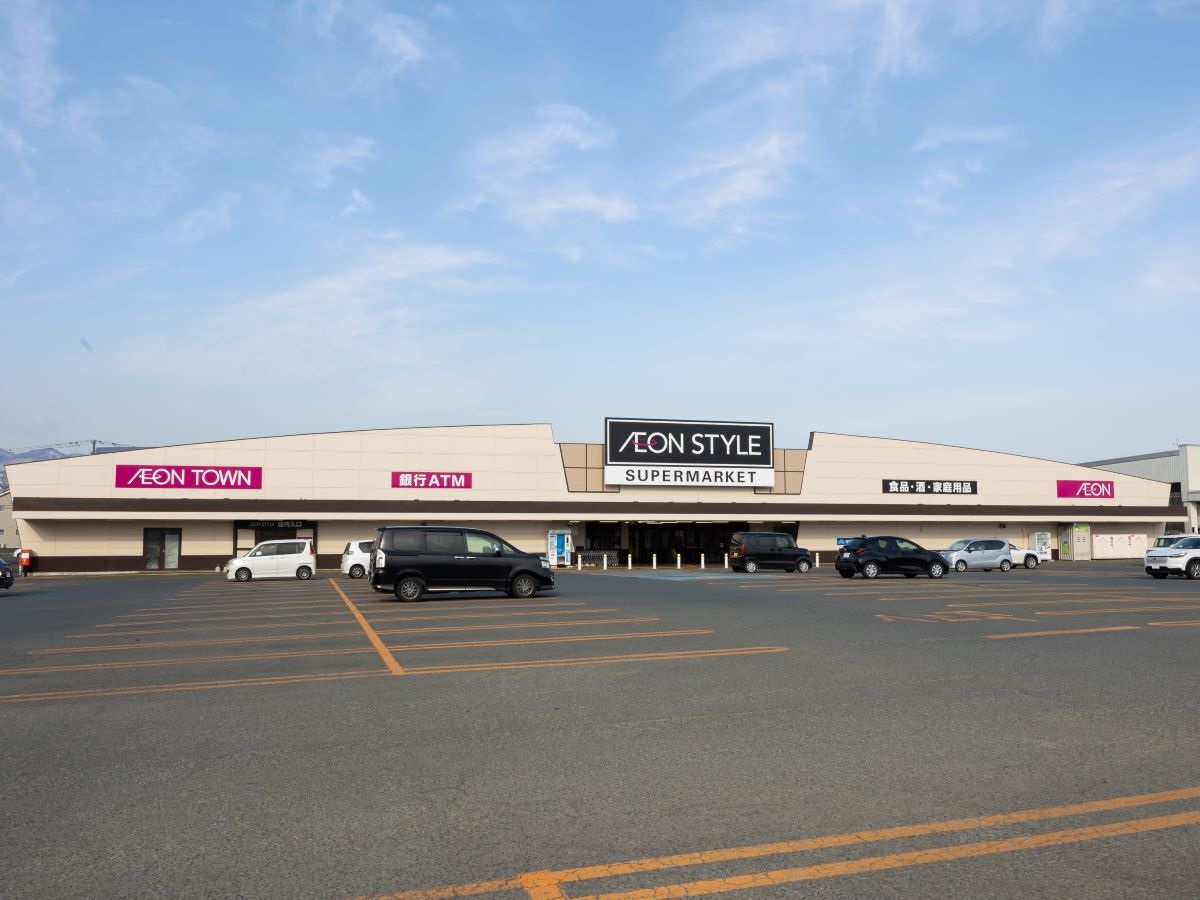 イオンスタイル矢巾まで約800m（徒歩10分）　矢巾ショッピングセンター内にあるスーパーです！7時～23時まで営業しています。