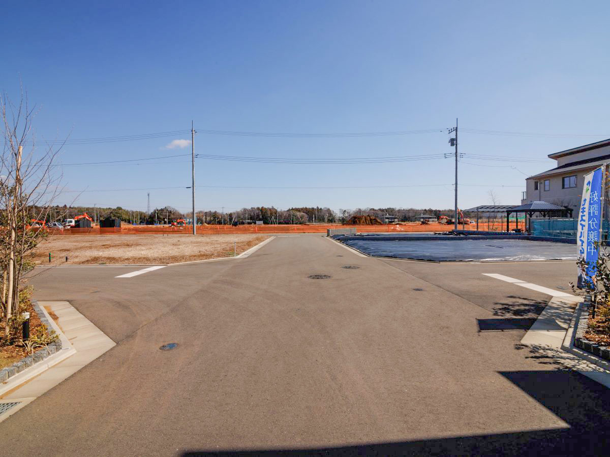 区画1、2　北側道路です。　