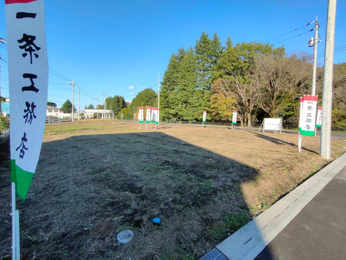 南側が道路に面し、日当たり・通風ともに極めて良好な条件の土地です！　