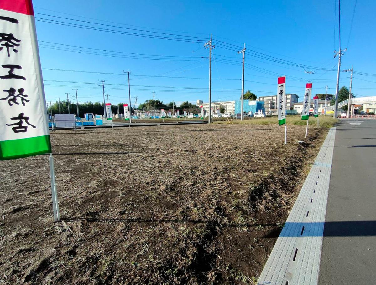 豊かな朝陽を迎えられる東道路！ゆとりある広さが魅力の土地です。　