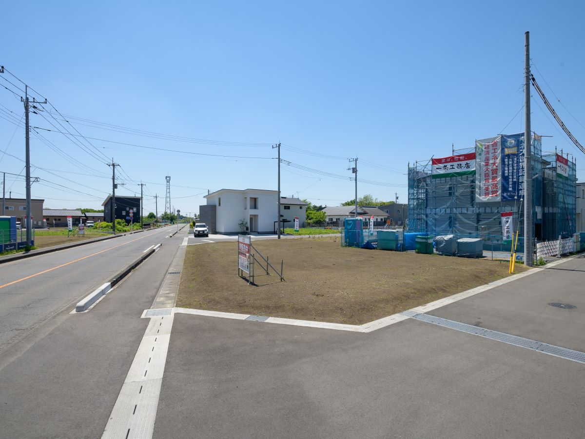 分譲地北側エリアの街並みです。ご家族の幸せがふくらむ街ですね！　
