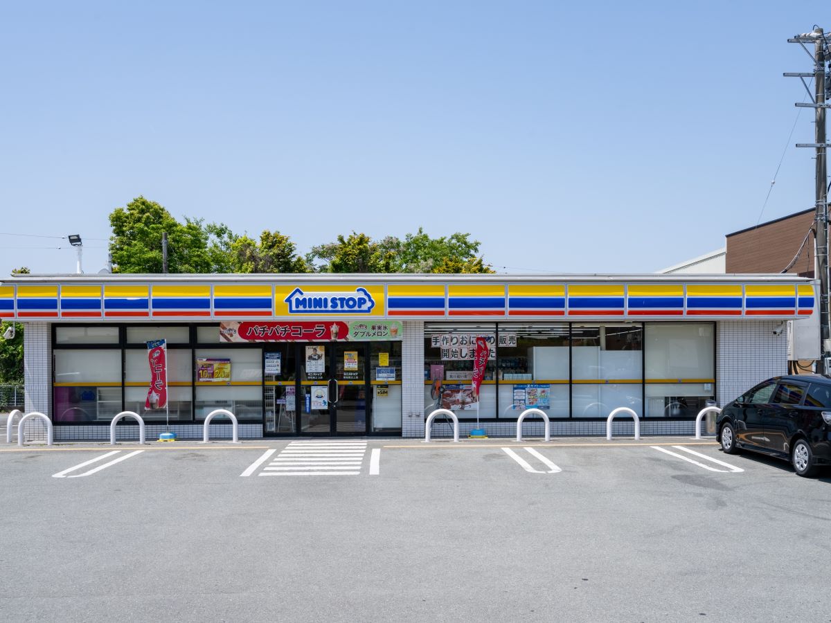 ミニストップ 明和馬之上店 まで約265m（徒歩4分）　急なお買い物に便利です。惣菜・冷凍食品も販売しており、お忙しい中での奥様の時短に一役買ってくれそうです。