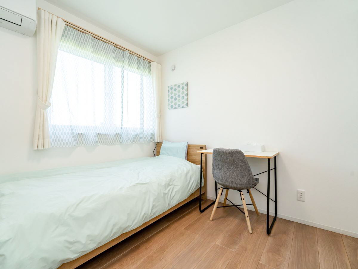明和宿泊体験棟 モデルハウス 区画番号No.1 お子様部屋にもできる洋室です。