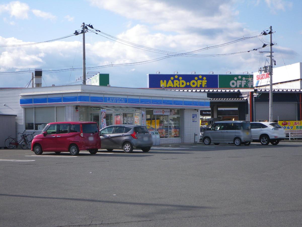 ローソン原町北原店まで約950m　コンビニまで徒歩12分。ちょっとした買い物に便利です。