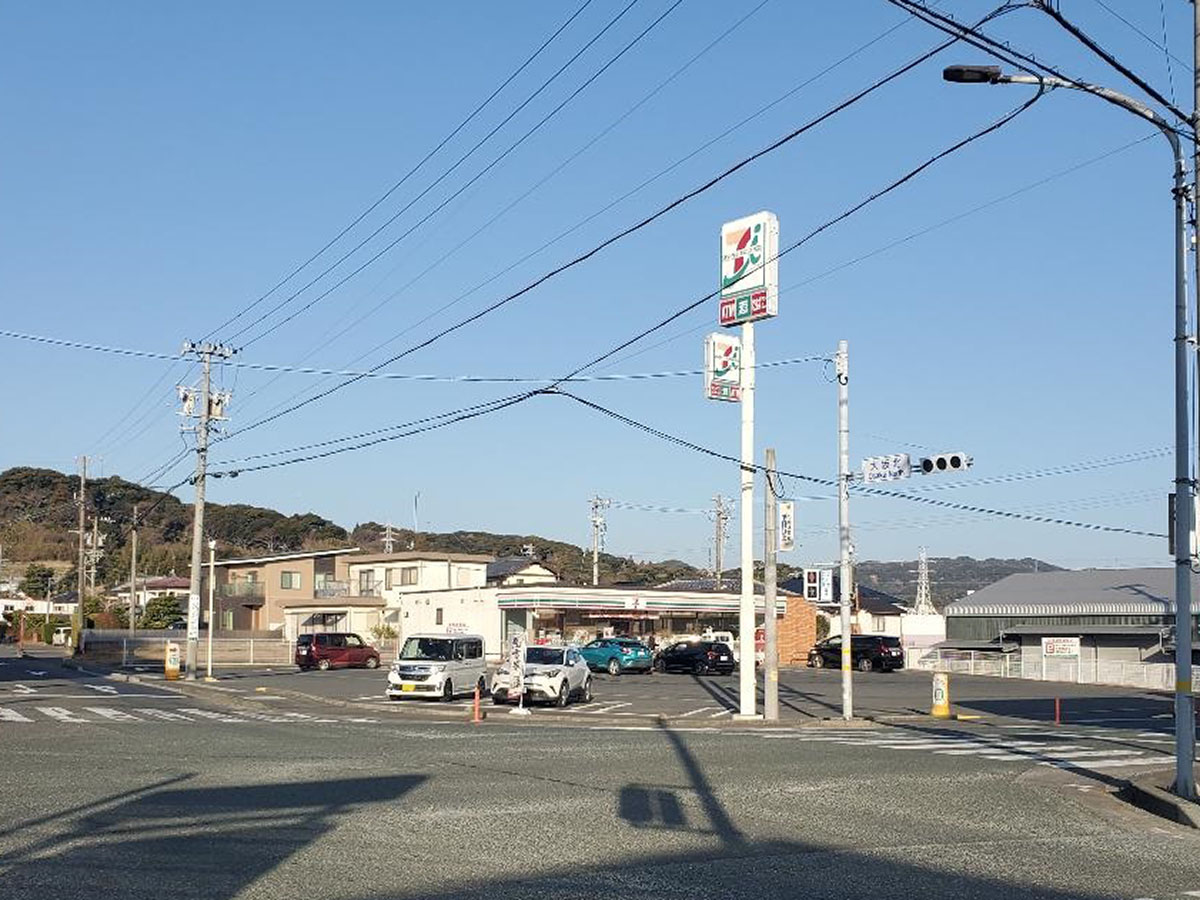 セブン-イレブン　掛川大坂店まで約1.9km（徒歩24分／車で約5分）　24時間営業のコンビニです。