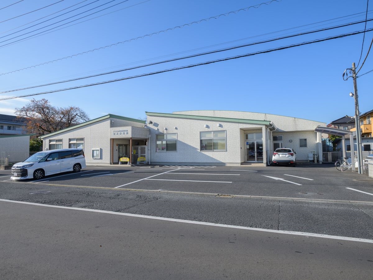 宝木保育園まで約630m（徒歩8分）　安全な環境で健全な心身の発達に配慮された幼稚園。園庭をＬ型テラスで囲んでおり、教室からは季節の移り変わりを感じられます。