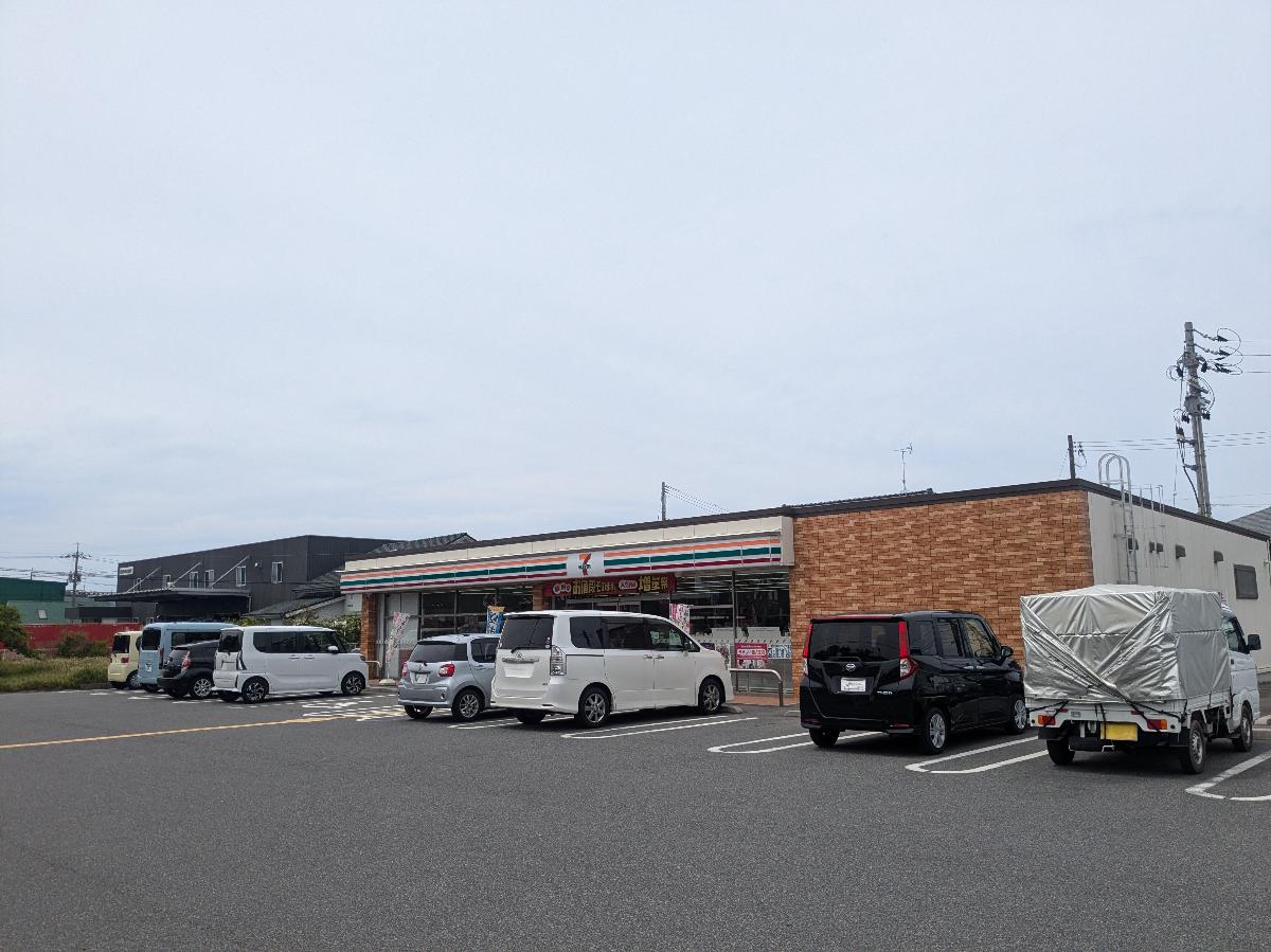セブン-イレブン米子新開１丁目店まで約240m　徒歩圏内にあるコンビニです。