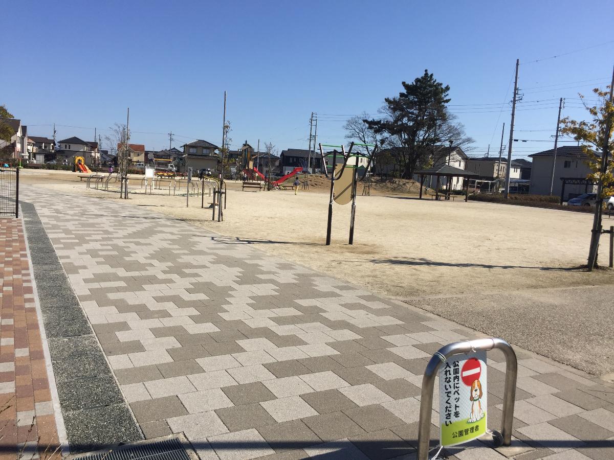 西尾市上矢田町郷前 土地 矢田公園まで約350m～400m（徒歩5分）　とても広い敷地の公園です。徒歩5分と近く子育てしやすい環境です！！