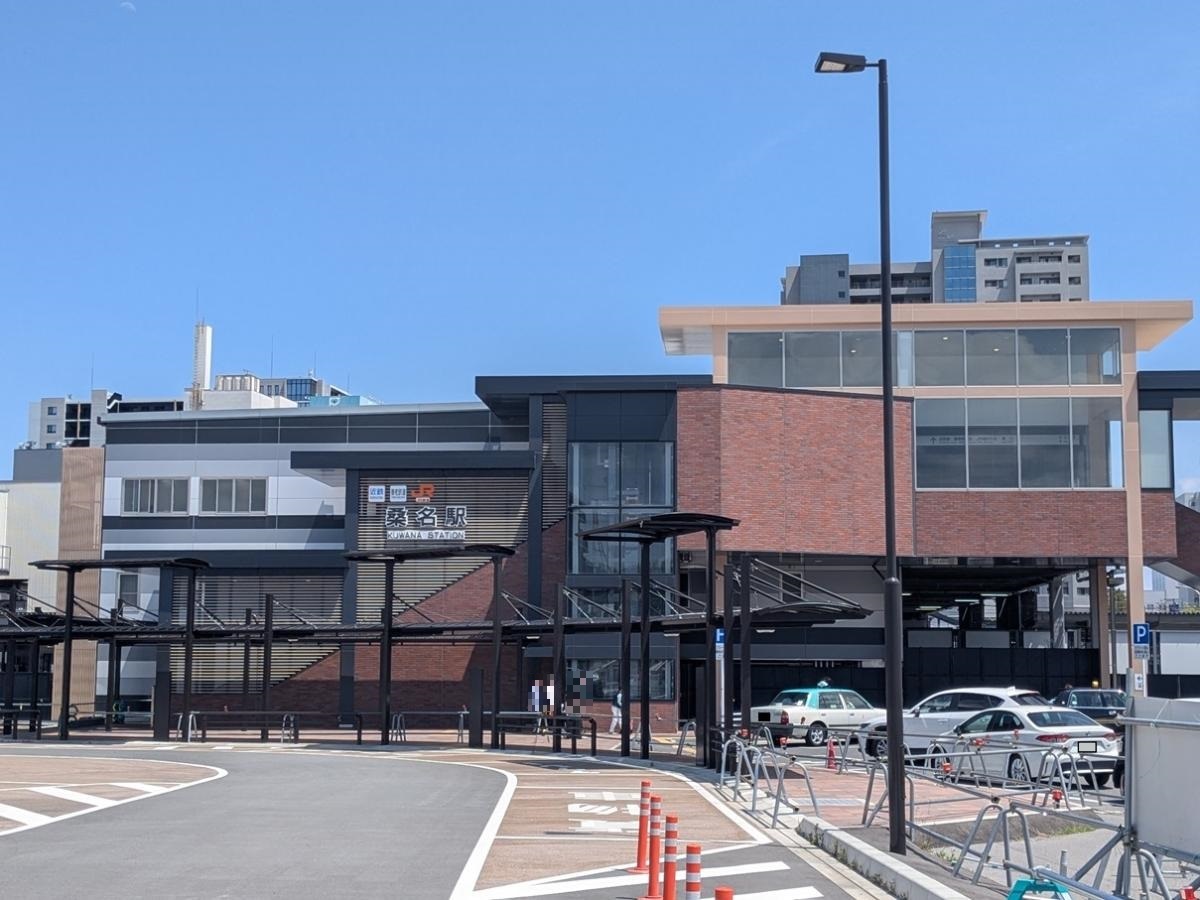 桑名駅まで約4km（車で約8分）　JR東海関西本線、近鉄名古屋線、養老鉄道養老線の3路線が乗り入れ、三岐鉄道北勢線西桑名駅が近接している駅です☆