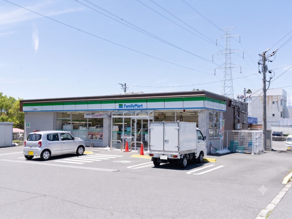 ファミリーマート東員城山店まで約150m（徒歩2分）　徒歩で行ける24時間営業のコンビニです！