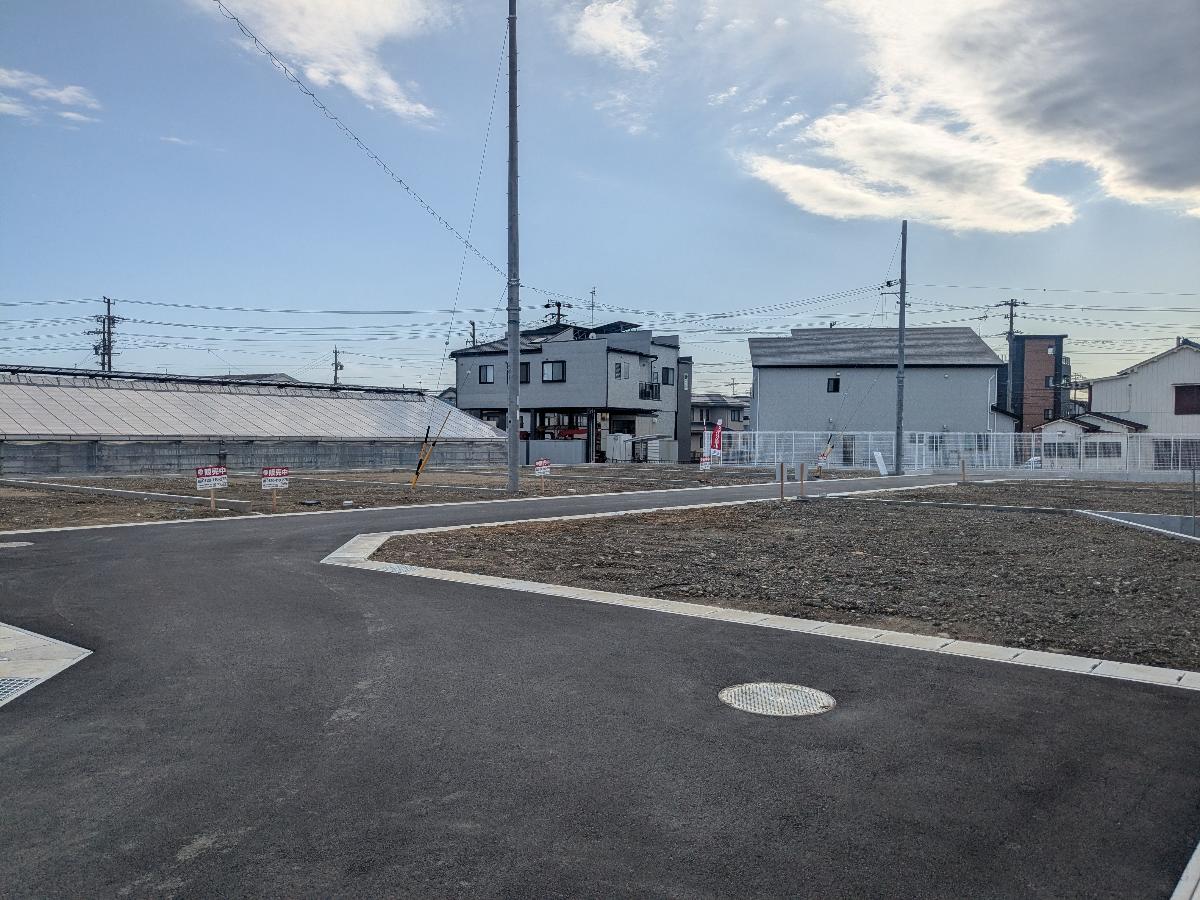 区画9の道路と土地です。　