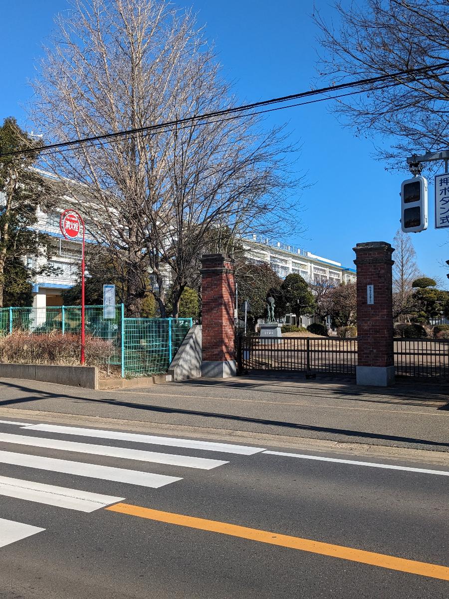 成田市大清水　分譲地 戸建 三里塚小学校まで約950m　自然に囲まれたグラウンドでのびのびと学校生活を送れます。