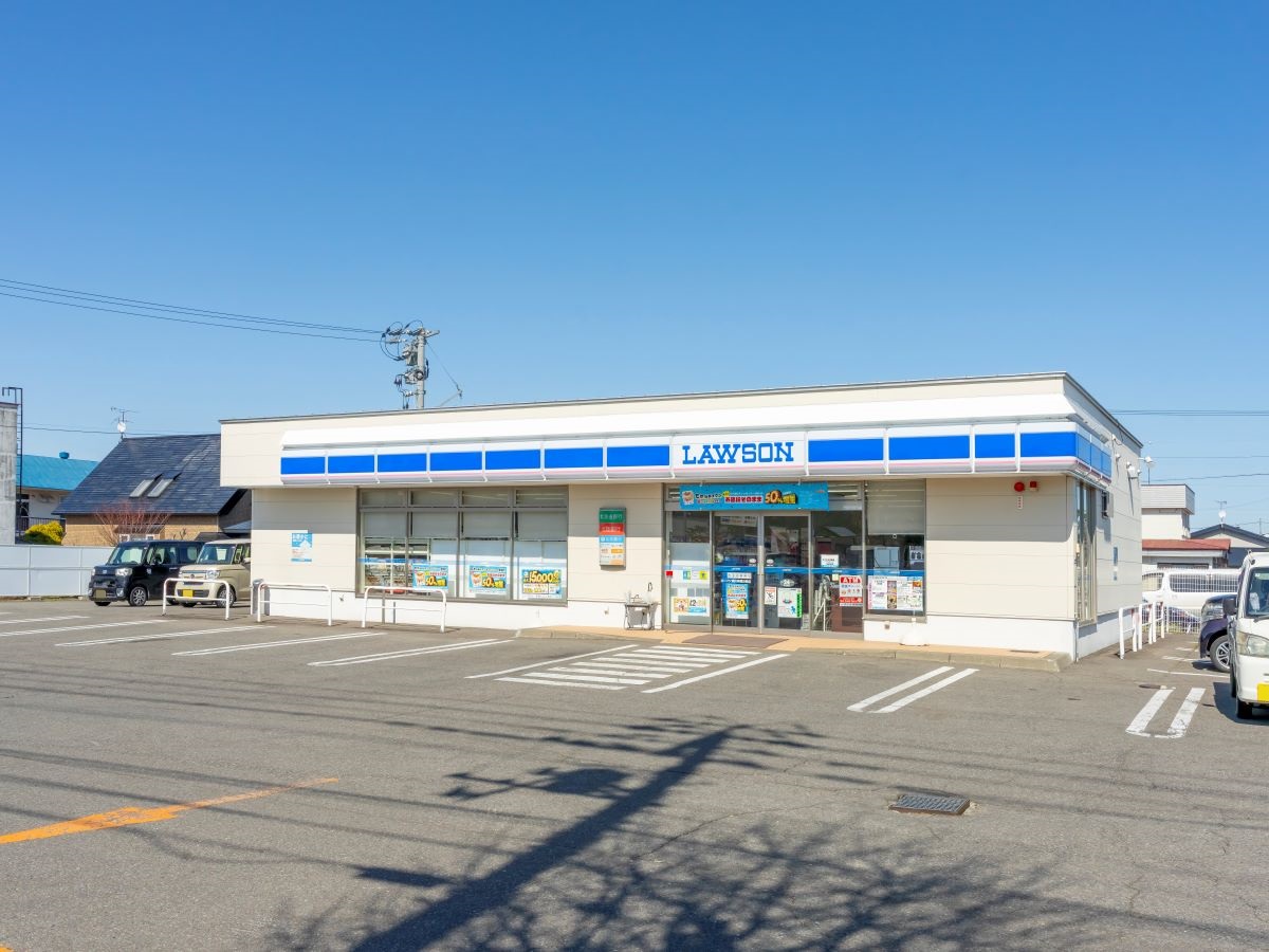 ローソン旭川神居2条店まで約450m（徒歩6分）　24時間営業です。急な買い物時にもすぐに行けて便利です。