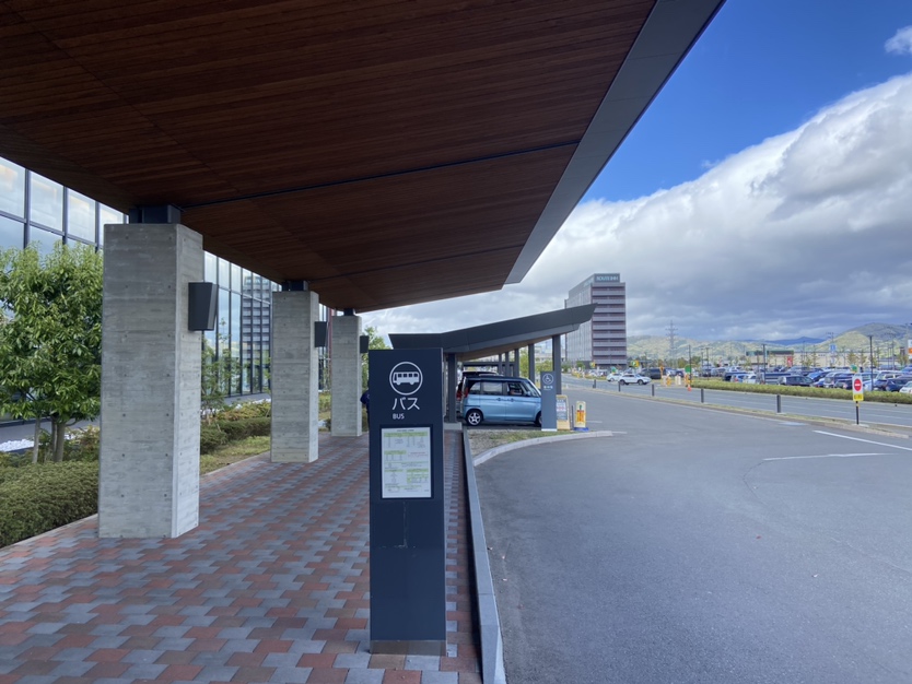 バス停　医大付属病院前まで約550m　岩手医大の正面入口にあるバス停です。盛岡駅・矢幅駅へのアクセスにも！