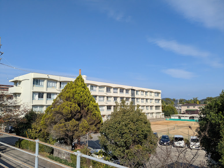 徳島市南部中学校まで約2km（徒歩25分）　中学校も徒歩圏内で通学可能です。