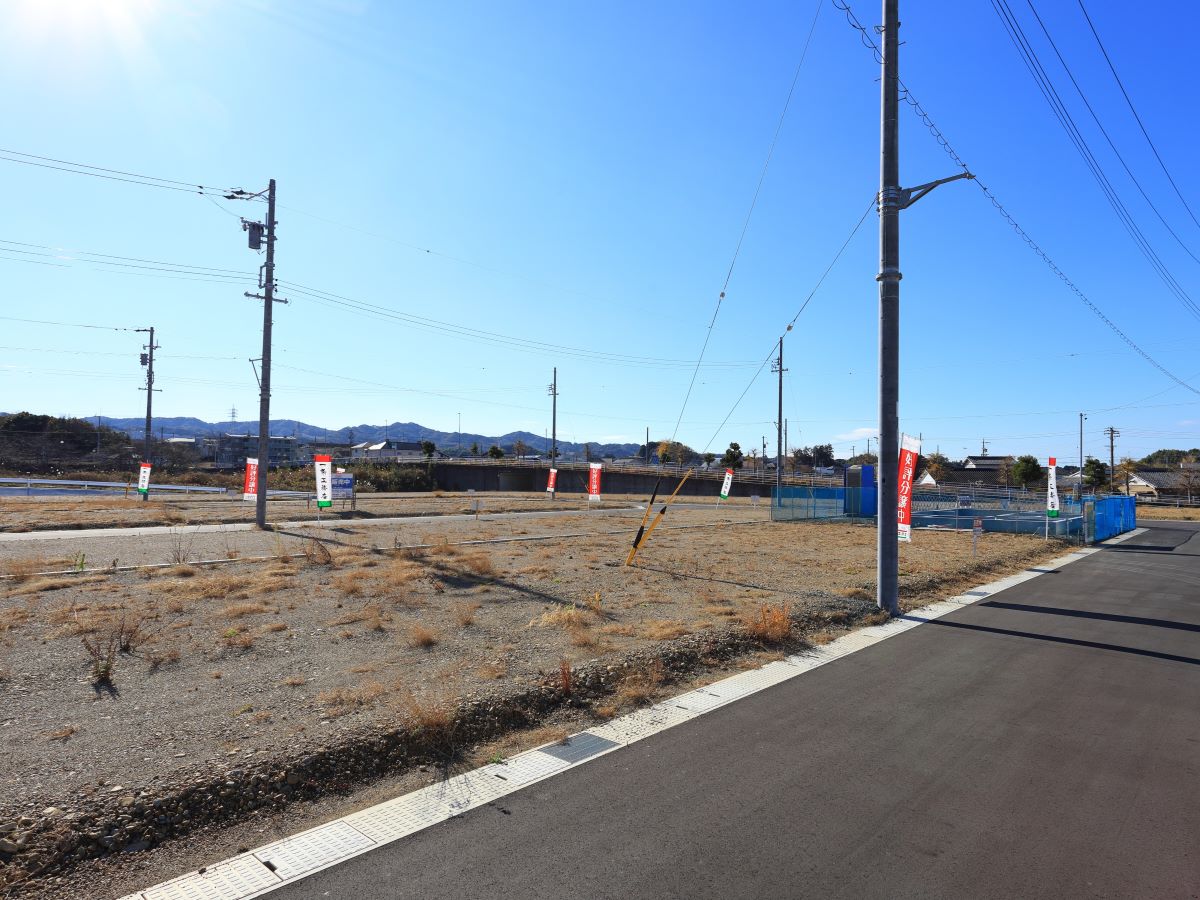 区画21付近から撮影した分譲地の様子です。　