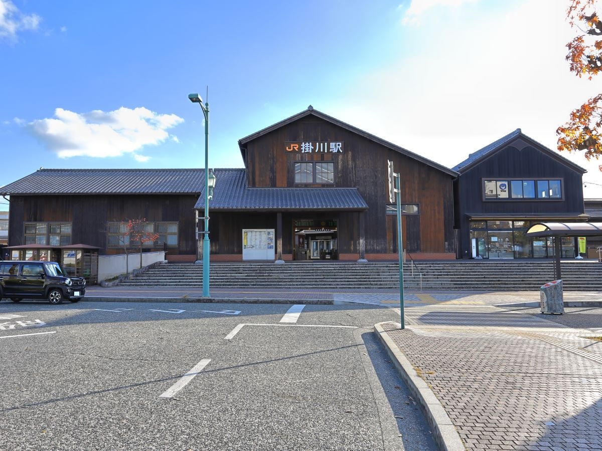 掛川駅まで約2km（徒歩25分）　通学やお出かけに利用しやすい駅です。
