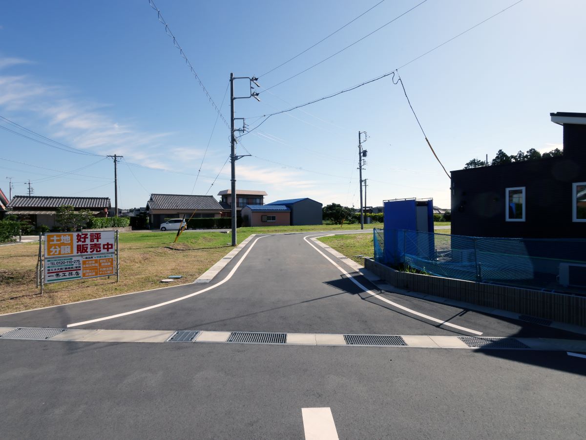 区画7南東道路　豊かな自然と、穏やかな空気に包まれる安らぎの街。　