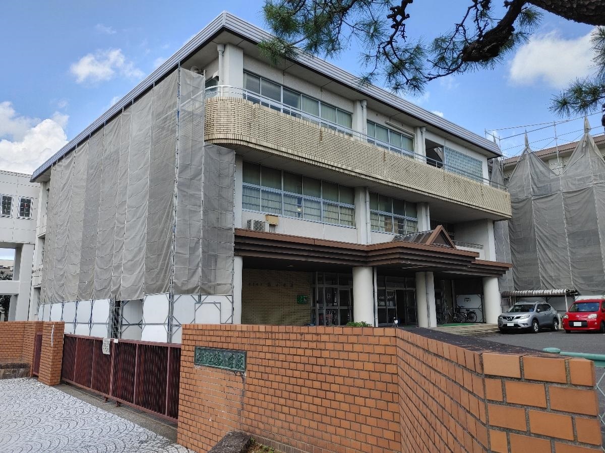 鶉小学校まで約130m（徒歩2分）　鶉小学校までなんと徒歩2分！
お子様の登下校においてご安心いただけます。