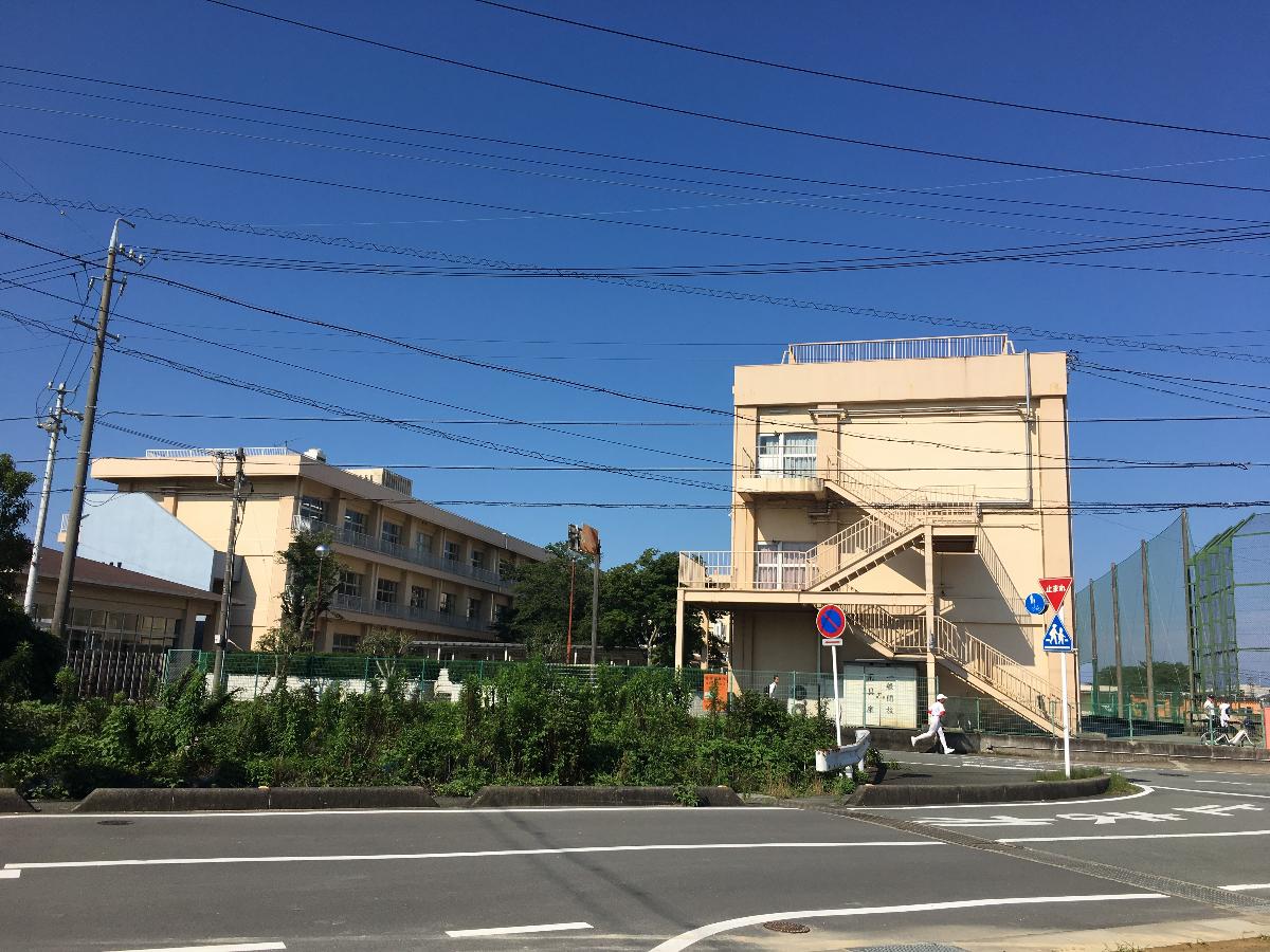 伊勢市小俣町本町　一条タウン 戸建 小俣中学校まで約1.2km（徒歩15分）　【教育目標】「豊かな心と確かな力を持った生徒を育成する」