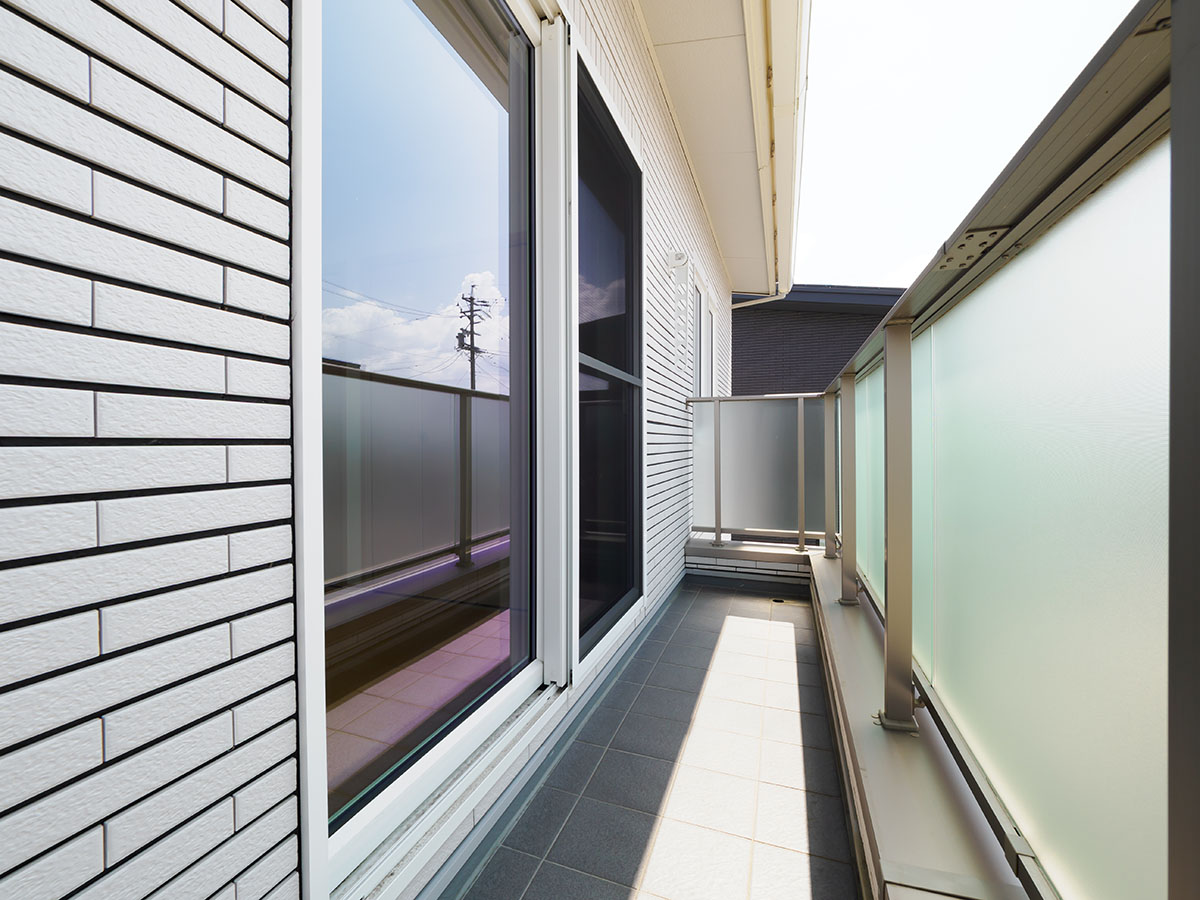 伊勢市小俣町本町 一条タウン 戸建 区画番号No.3 主寝室にあるバルコニーです。