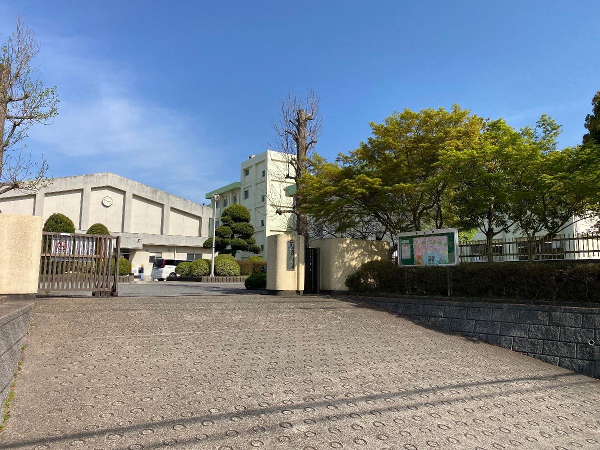 千葉市立土気南小学校まで約800m(徒歩10分)