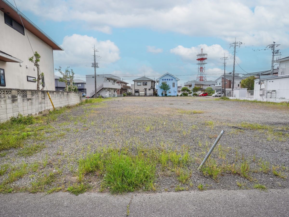 [区画2]周辺には商業施設が充実し、毎日の暮らしをサポートしてくれます。　