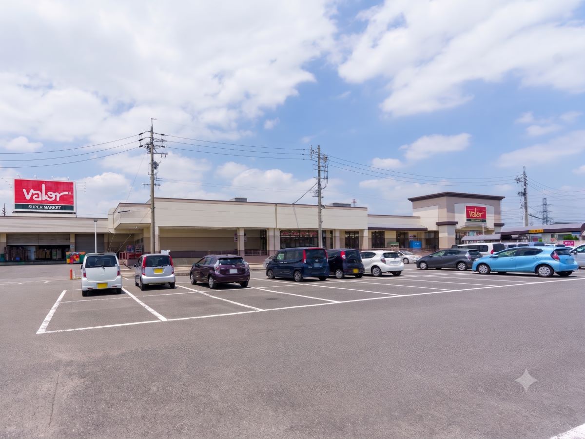 スーパーマーケットバロー 高蔵寺店まで約700m（徒歩9分）　徒歩圏内のスーパーです！普段使いのできるスーパーが身近でお買い物も安心です。