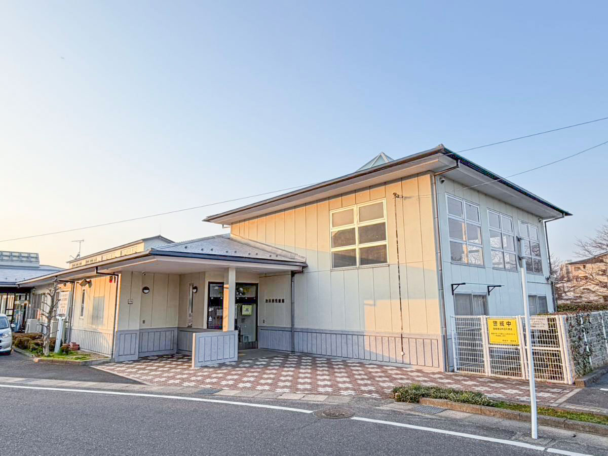 治田西児童館まで約675m（徒歩9分／車で約2分）　徒歩圏内に児童館があり、お子さまが安心して遊べる環境が整っています。地域の子育て支援施設としても利用でき、親子で交流できる場が身近にある点も魅力です。子育て世帯の方も嬉しいですね！