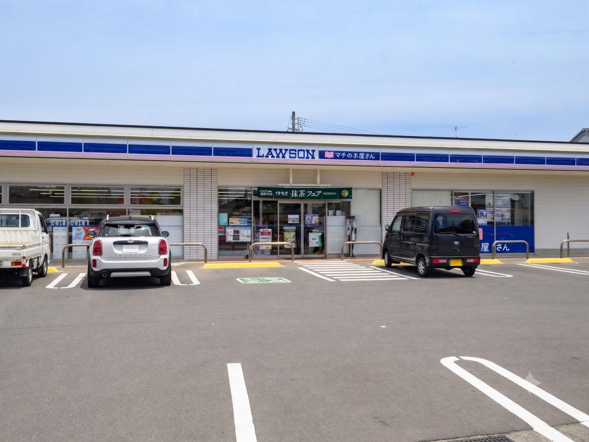 ローソン越前芝原店まで約536m（徒歩7分）　24時間営業！急な買い物にもすぐ行けて便利です。