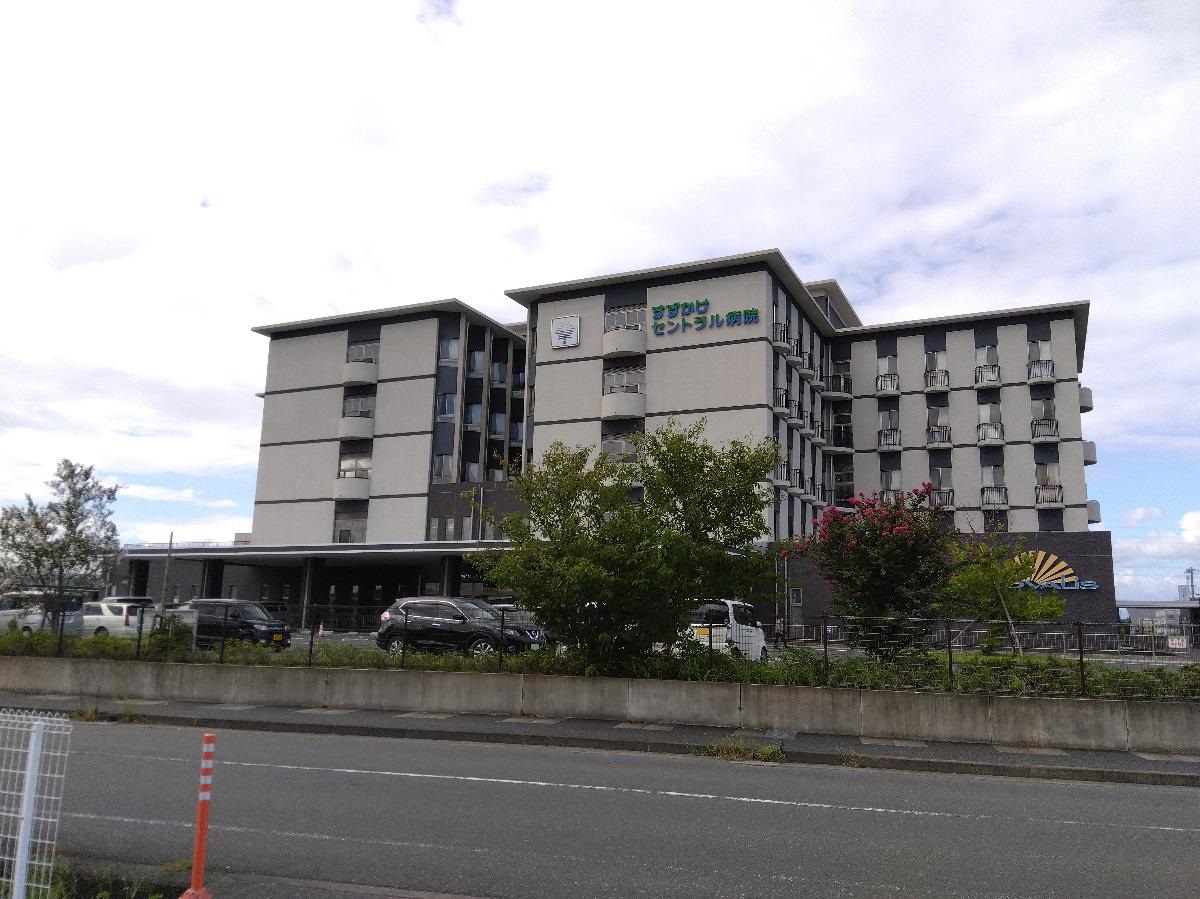 すずかけセントラル病院まで約1.8km　☆外来診療・入院治療そして放射線治療センター・健康管理センターを備え、一般診療と予防医療を兼ね備えた複合病院が車で約7分です。