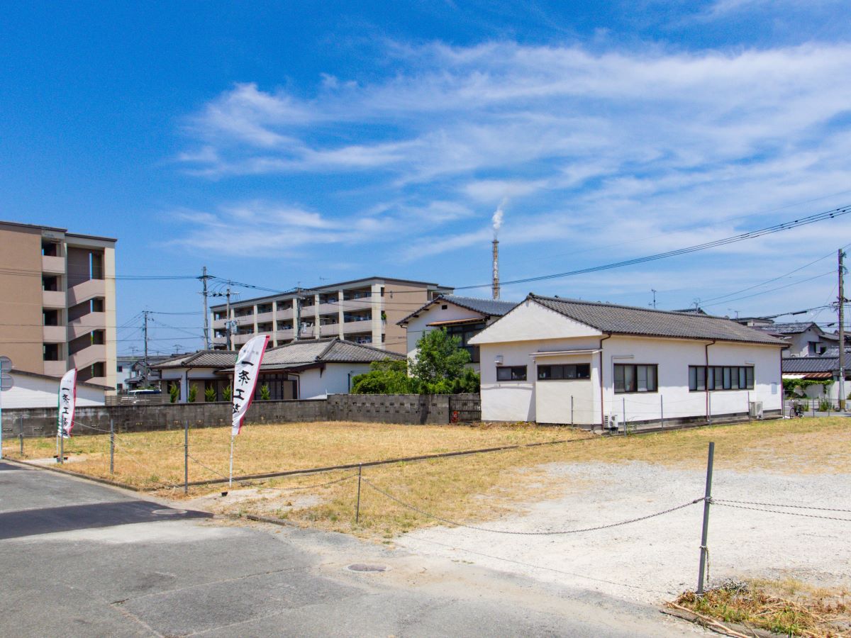 区画8、9　諏訪公園まで車で約4分！休日はご家族でアクティブに過ごせる、うれしい住環境です。　