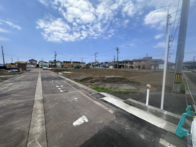 車通りが落ち着いているので、焦らず駐車をすることができます。　