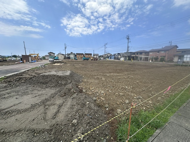 公園も近く、休日にはご家族で心ゆくまで体を動かせます！　