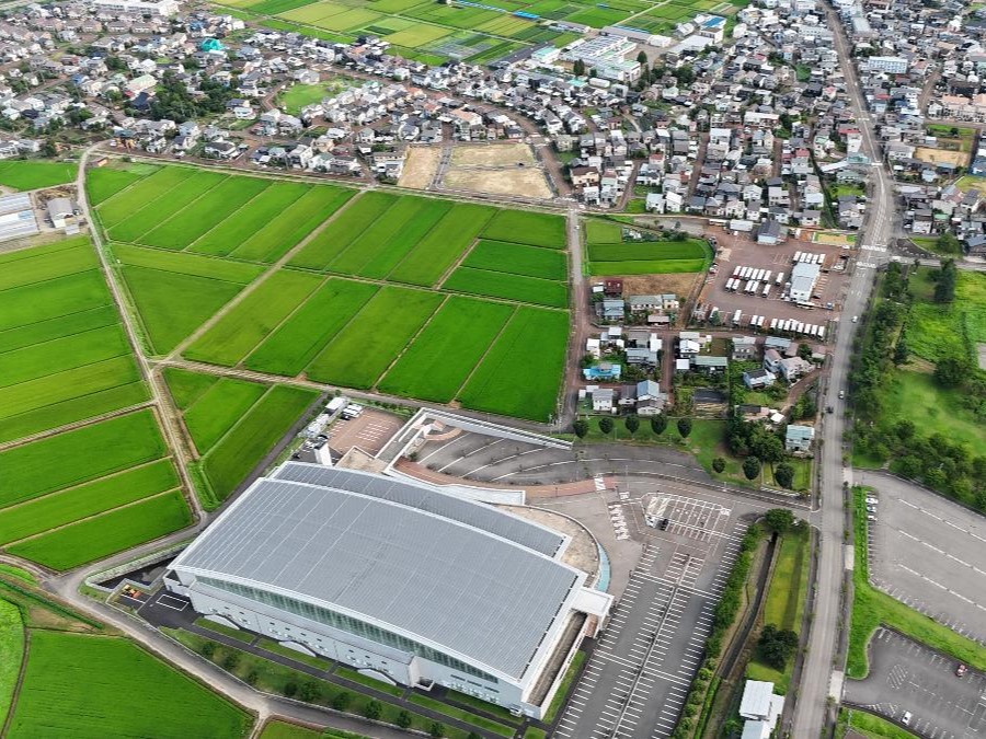 公園も近く、休日にはご家族で心ゆくまで体を動かせます！　