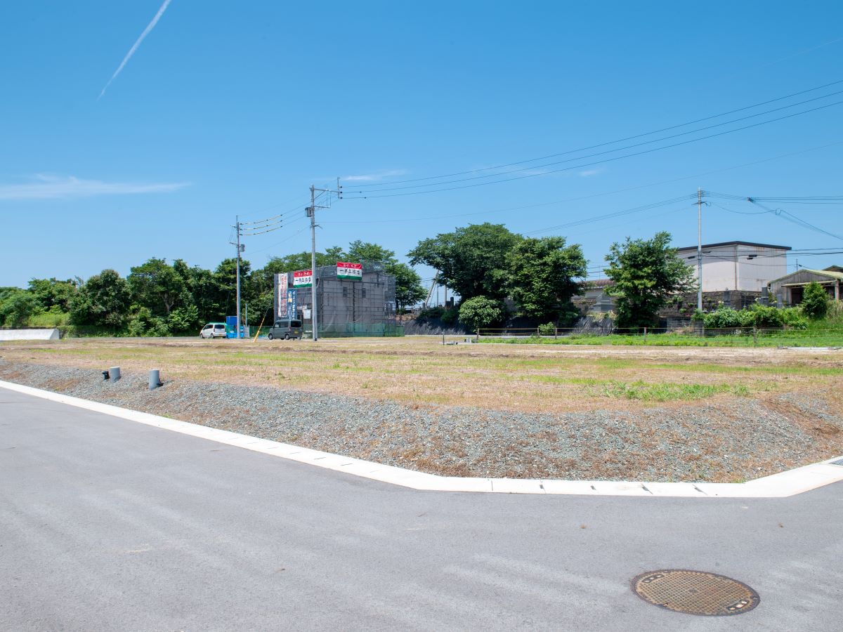 区画7、8　分譲地内にある公園が目の前で、すぐに遊びに行けます！　