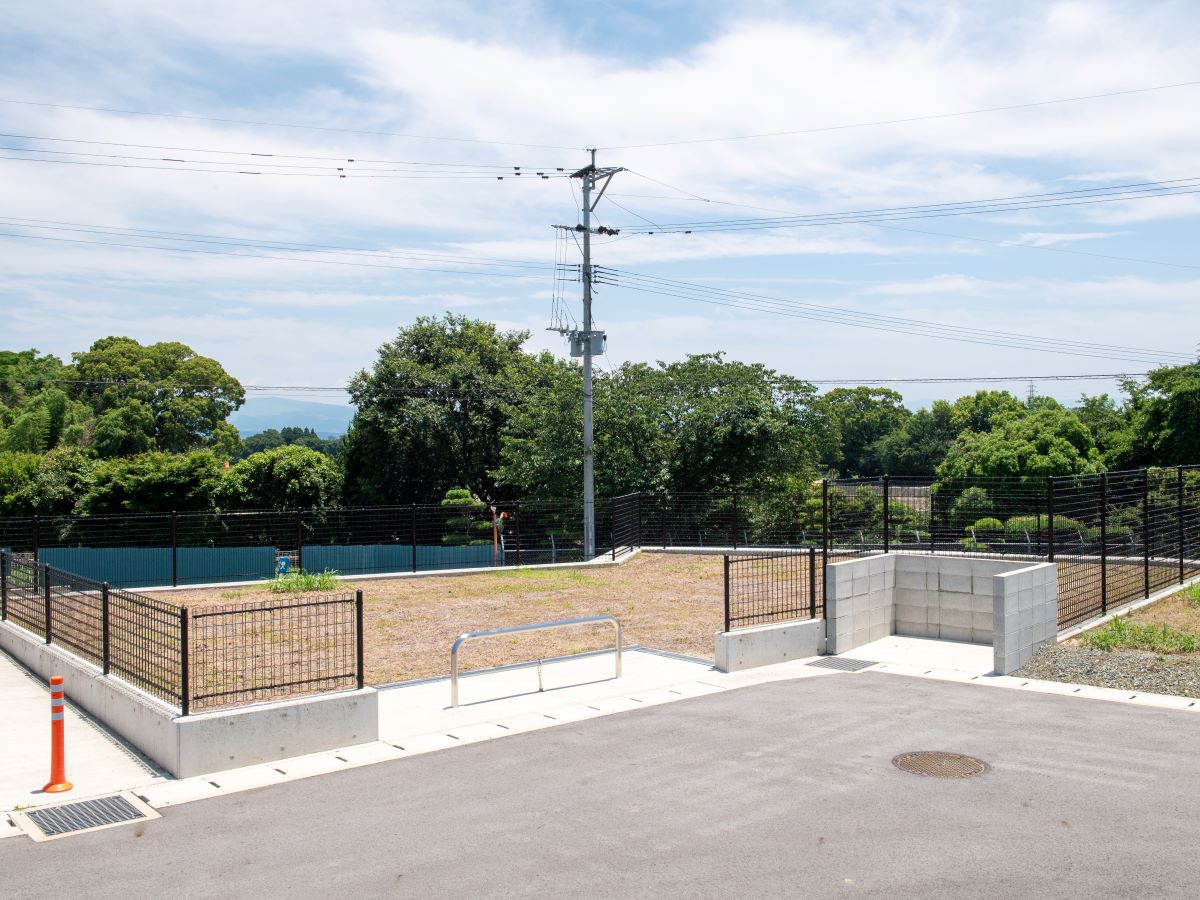分譲地内の公園・ごみ置き場です！　