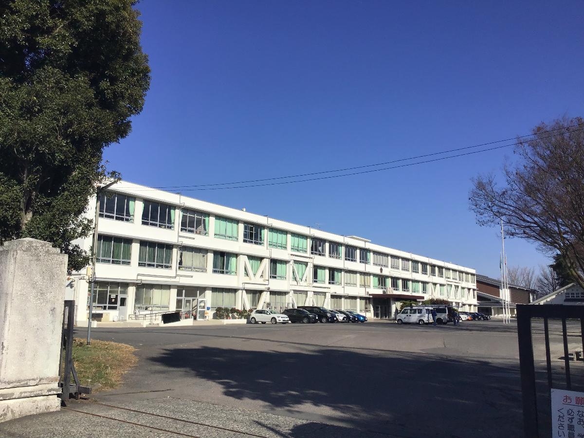 各務原市那加前洞新町4丁目 土地 那加中学校まで 約700m 徒歩約9分 部活動で遅くなってもすぐに帰宅できる距離です。