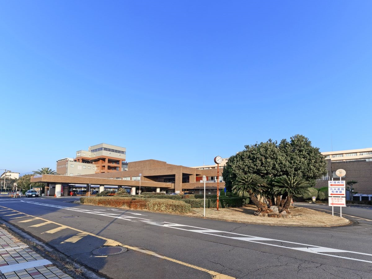 大分大学医学部附属病院まで約815m～950m（徒歩11分～12分）　安心の暮らしにつながる総合病院。
万が一の時にも大きな病院が身近にあると安心ですね。