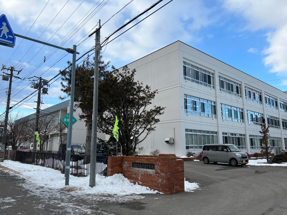 伊達市立伊達中学校まで約600m（徒歩8分）　中学校もすぐ近くにあります。