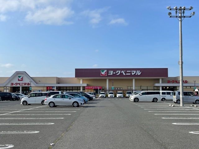 イイコトテラス本陣前 土地 ヨークベニマル原町西店まで約400m　何でもそろうスーパーです。新鮮な食材はここで決まり！