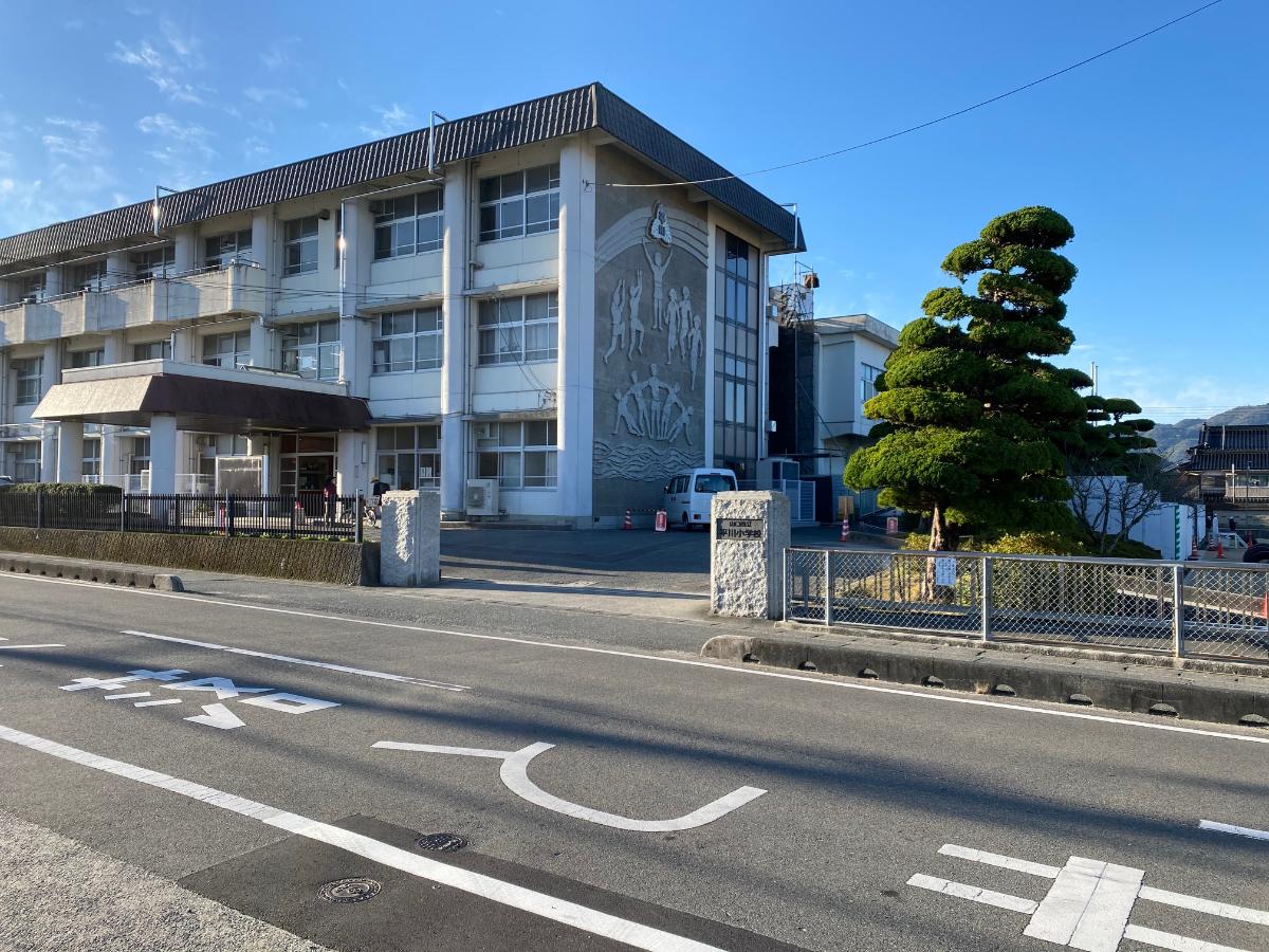 山口市吉田分譲住宅 モデルハウス 平川小学校まで約1.5km（徒歩19分）　大きな道が通学路で、安心してお子様を通わせることができます。
