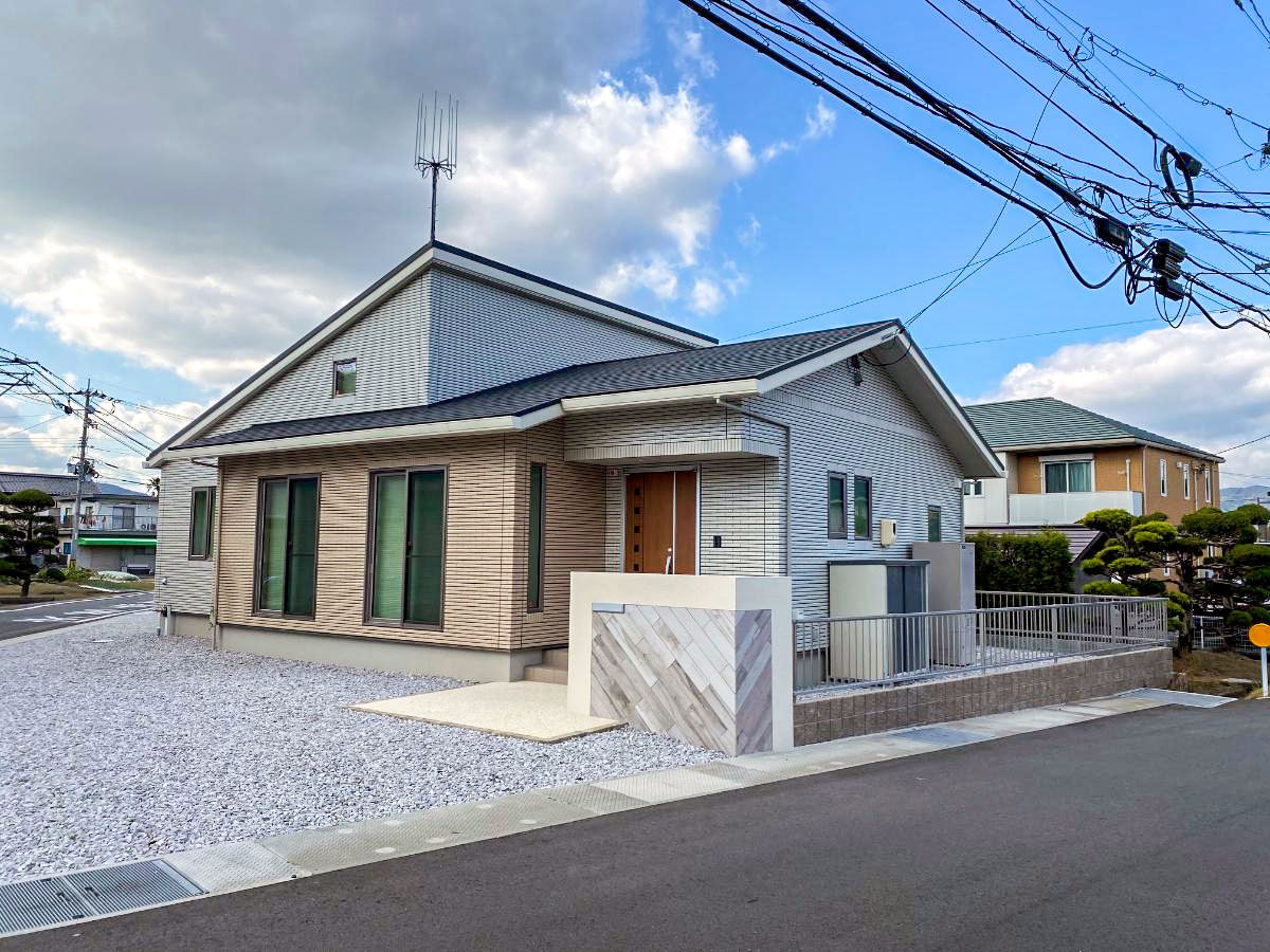 山口市吉田分譲住宅 モデルハウス 区画番号No.１ 外観は前面タイル仕上げです。